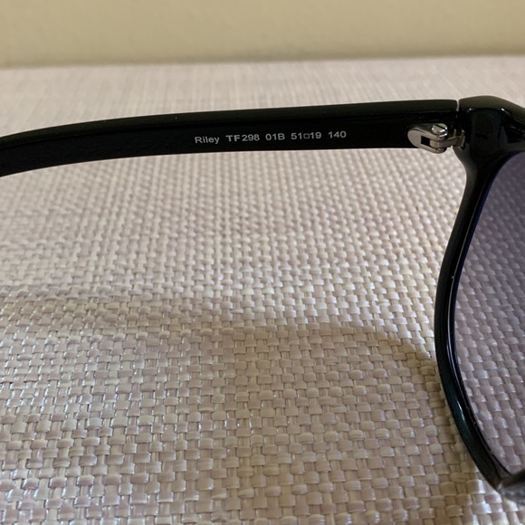 Tom Ford Sunglasses - Picture 4 of 6